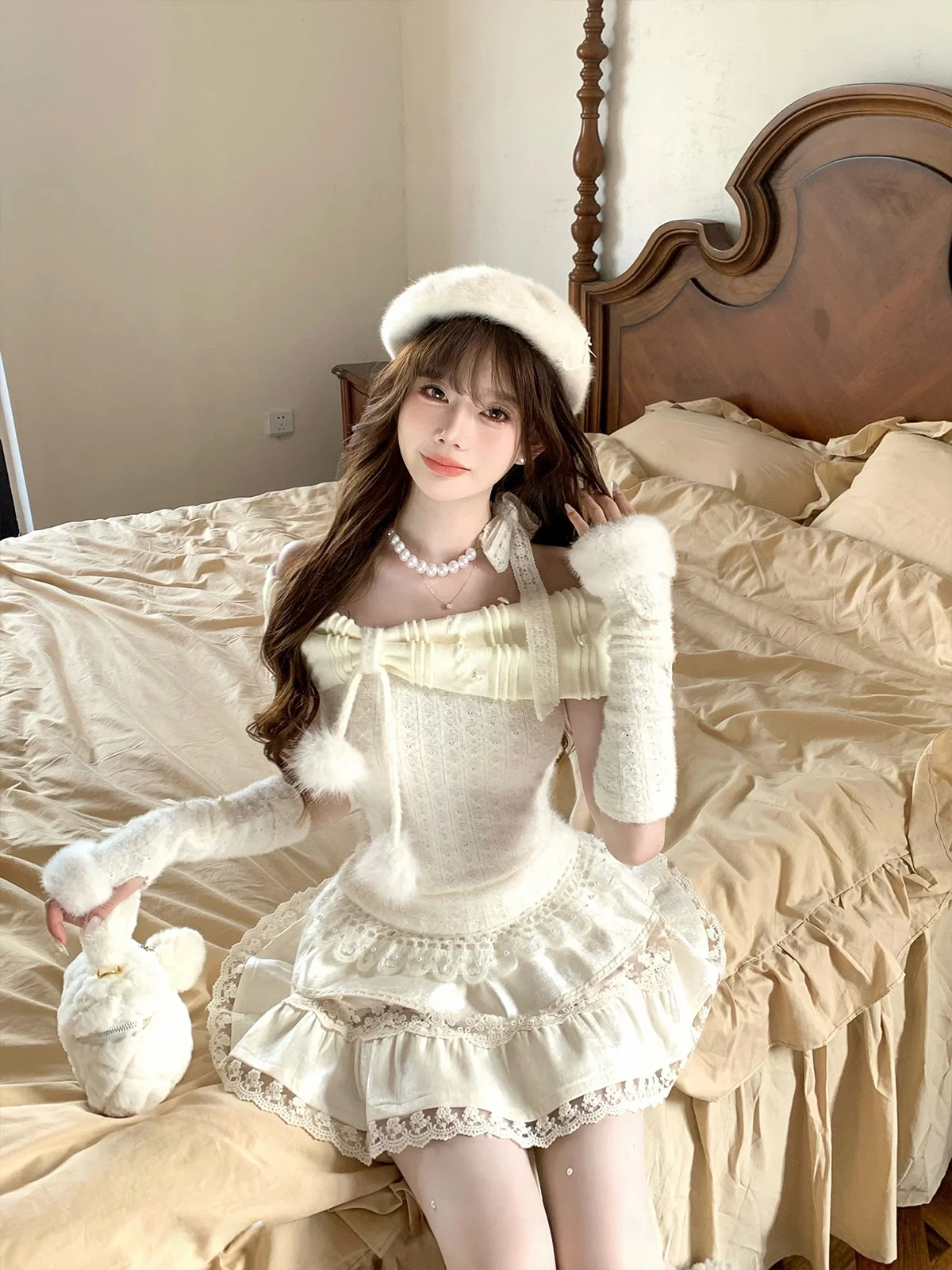 

Sisi Jiang Ранняя винтажная кукла Cr Кружевное перо Бархатный топ на одно плечо с жемчужной юбкой Комплект длинной свечной львиной ансамбль