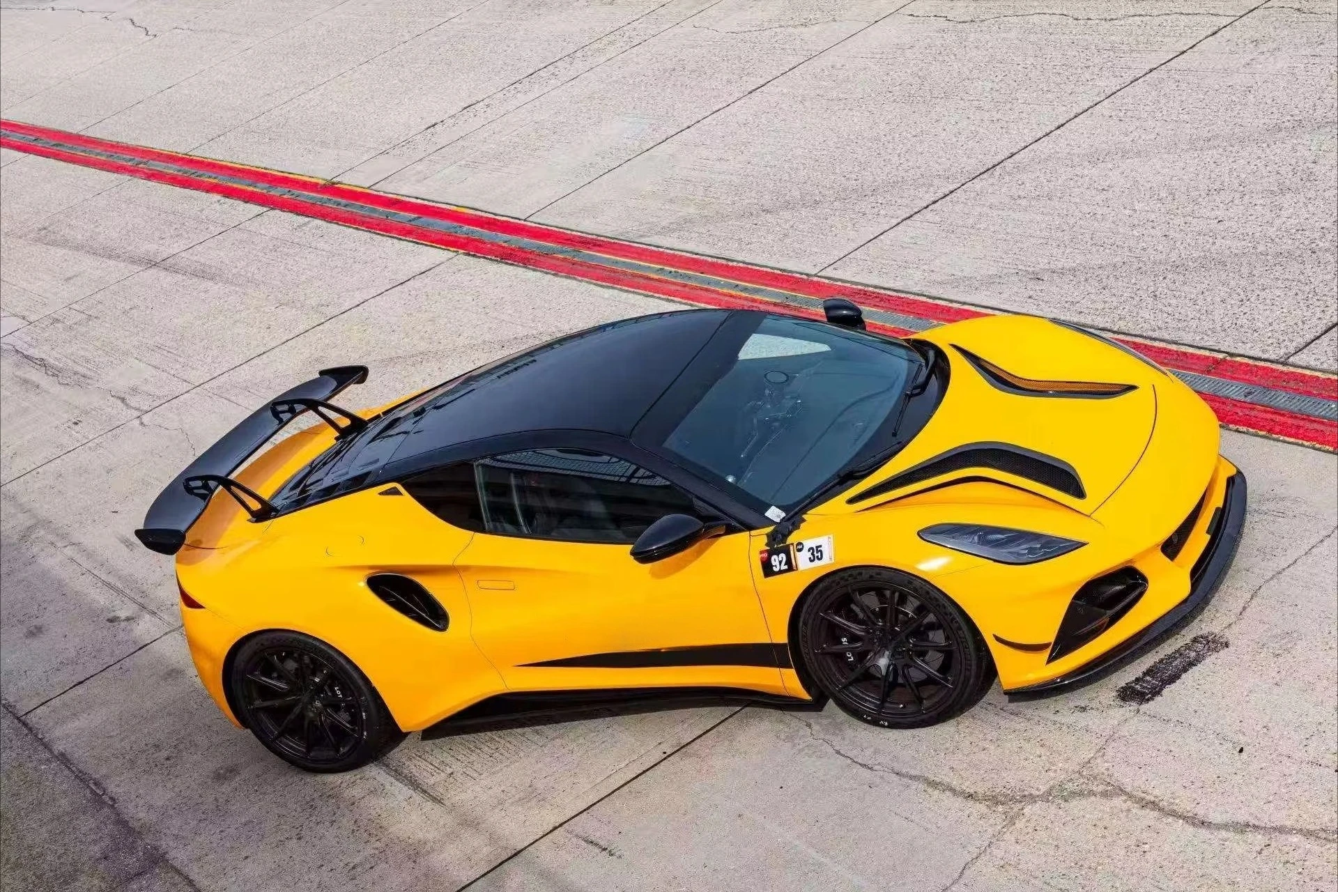For Lotus Emira Dry Carbon Fiber Spoiler Emira GT Style Carbon Fiber Tail Wing Emira Spoiler Wing