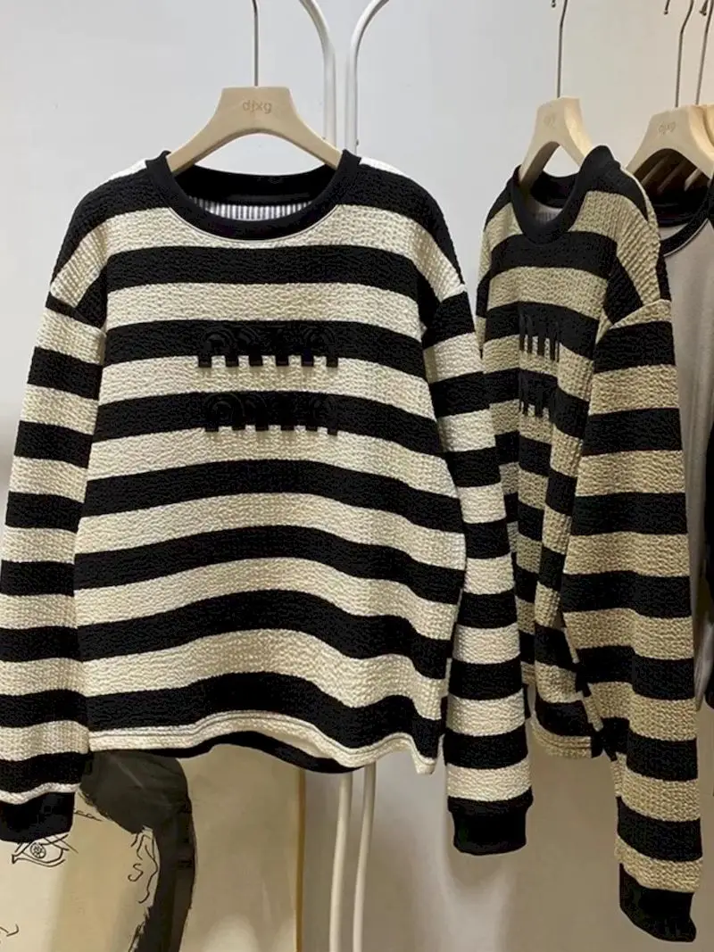 Übergroße Pullover Frauen Mode schwarz weiß gestreifte Nische Pullover Tops lässig lose gefälschte zweiteilige Langarm T-Shirt Herbst
