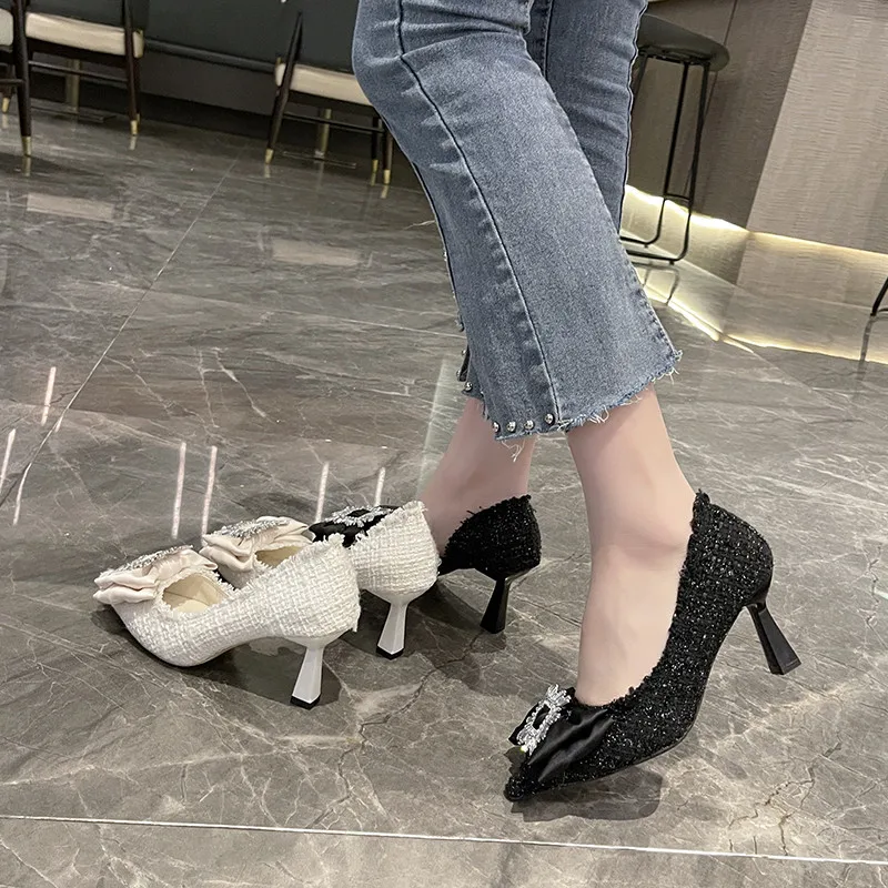 Scarpe con tacco Fine décolleté con marchio stringate sandali Sexy zoccoli per le donne zeppa a punta dolce Slip On bocca poco profonda Stiletto Casual B