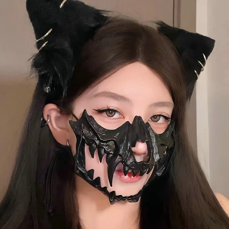 

Halloween Skull Party Mask Anime Dragon God Skeleton Half Face Masks Bone Skull Animals Mask Cosplay Dance Prom Costume Props