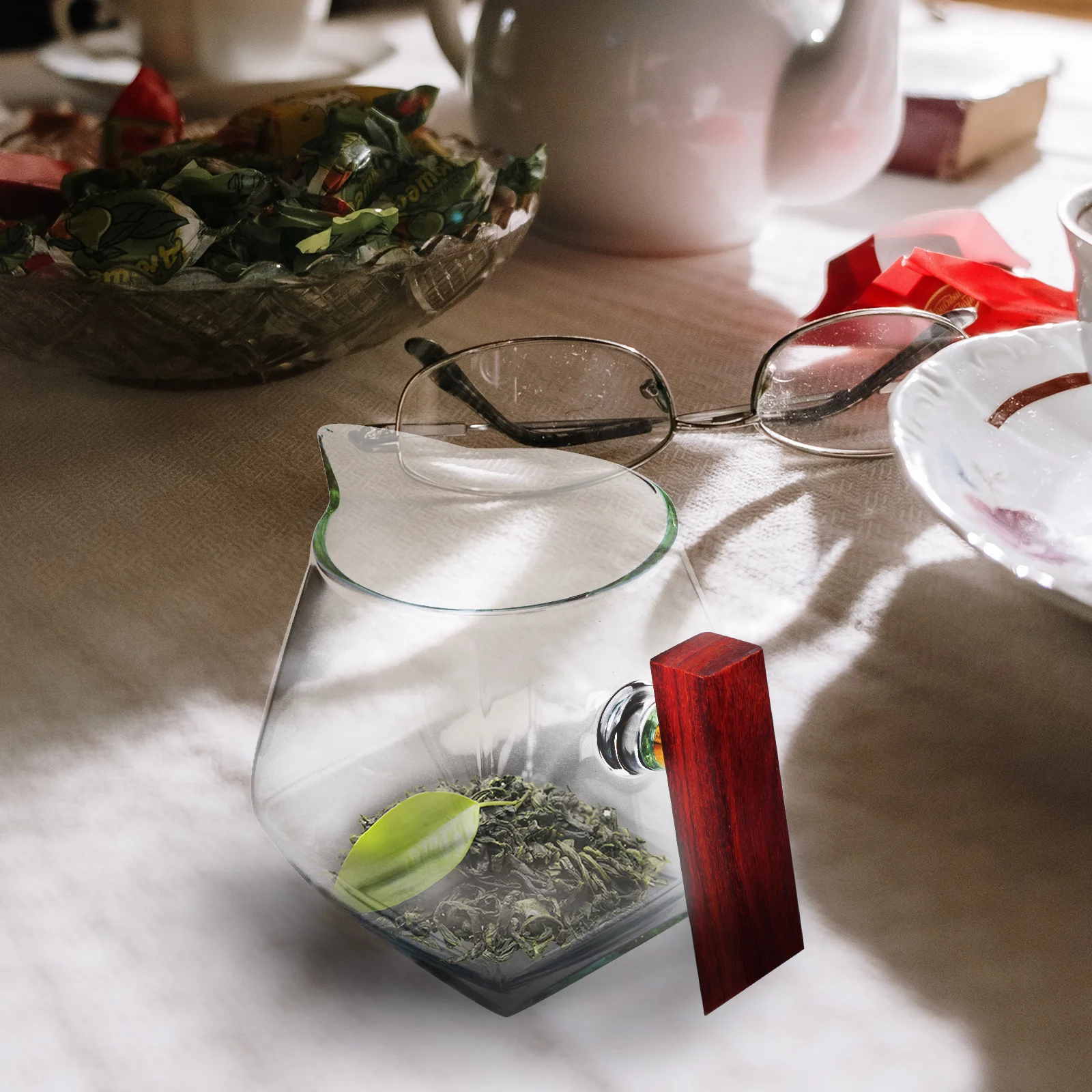 

1Pcs Wood Handle Glass Gaiwan Tea Distributor Japanese Style Side Handle Heat Resistant Cold Proof Brew Scented Green Black Tea