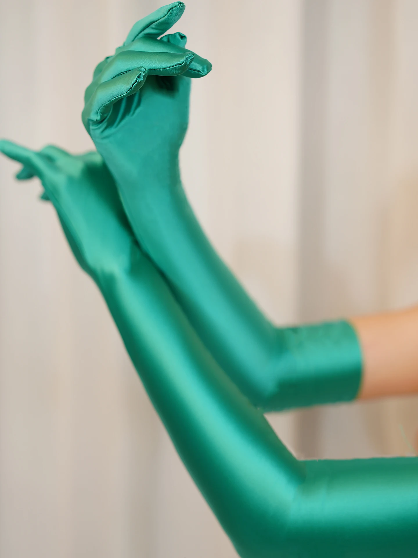 유니섹스 광택 실키 스무스 스판덱스 고탄력 초장갑 자외선 차단 다채로운 승마 스포츠 의식용 장갑