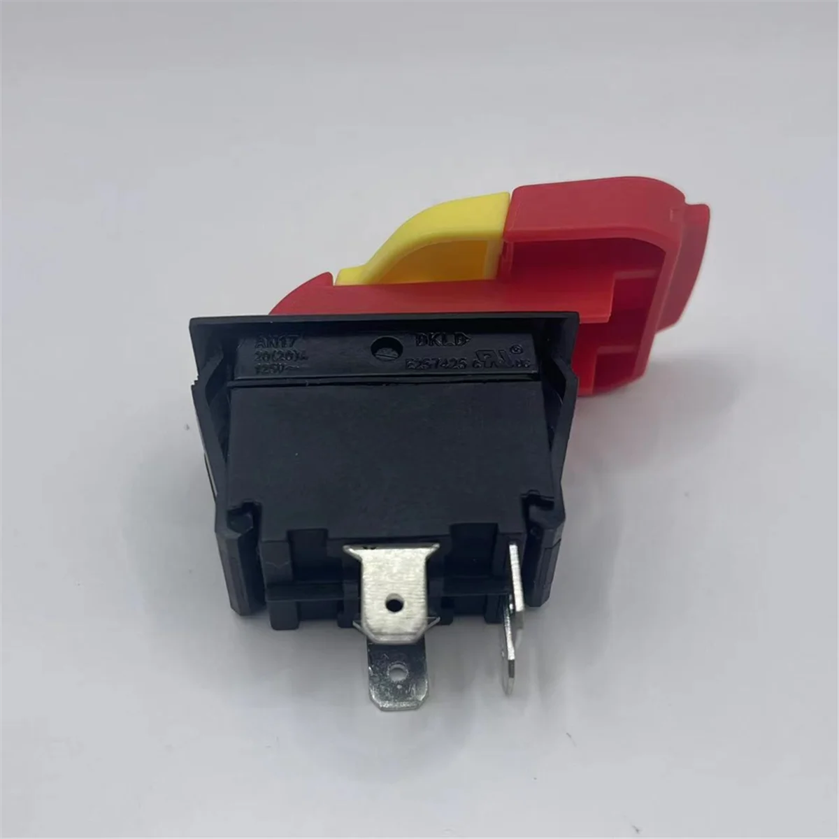 MLGB 125/250V 4 pines interruptor de botón electromagnético interruptores de llave apagados interruptores bipolares de un solo tiro HY18