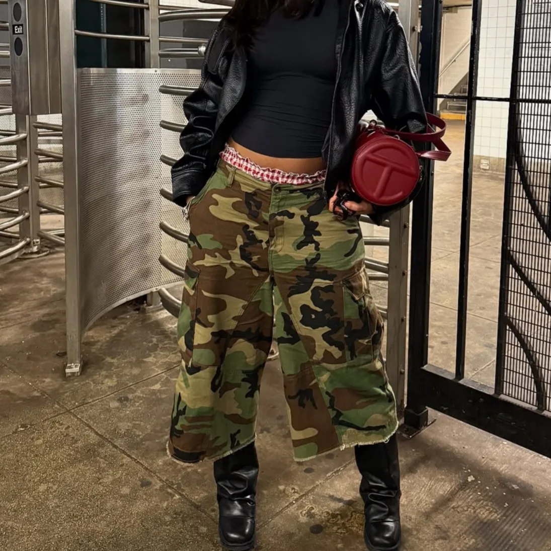 

KEXU Summer New Women's Button Zipper Camouflage Splicing Loose Workwear Tassel Mid Length Pants