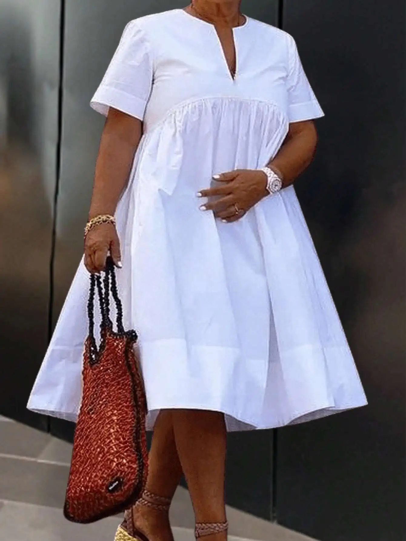 

Plus Size Loose White Short Sleeve A-Line Dress With V-Neck Knee-Length For Spring Summer Casual
