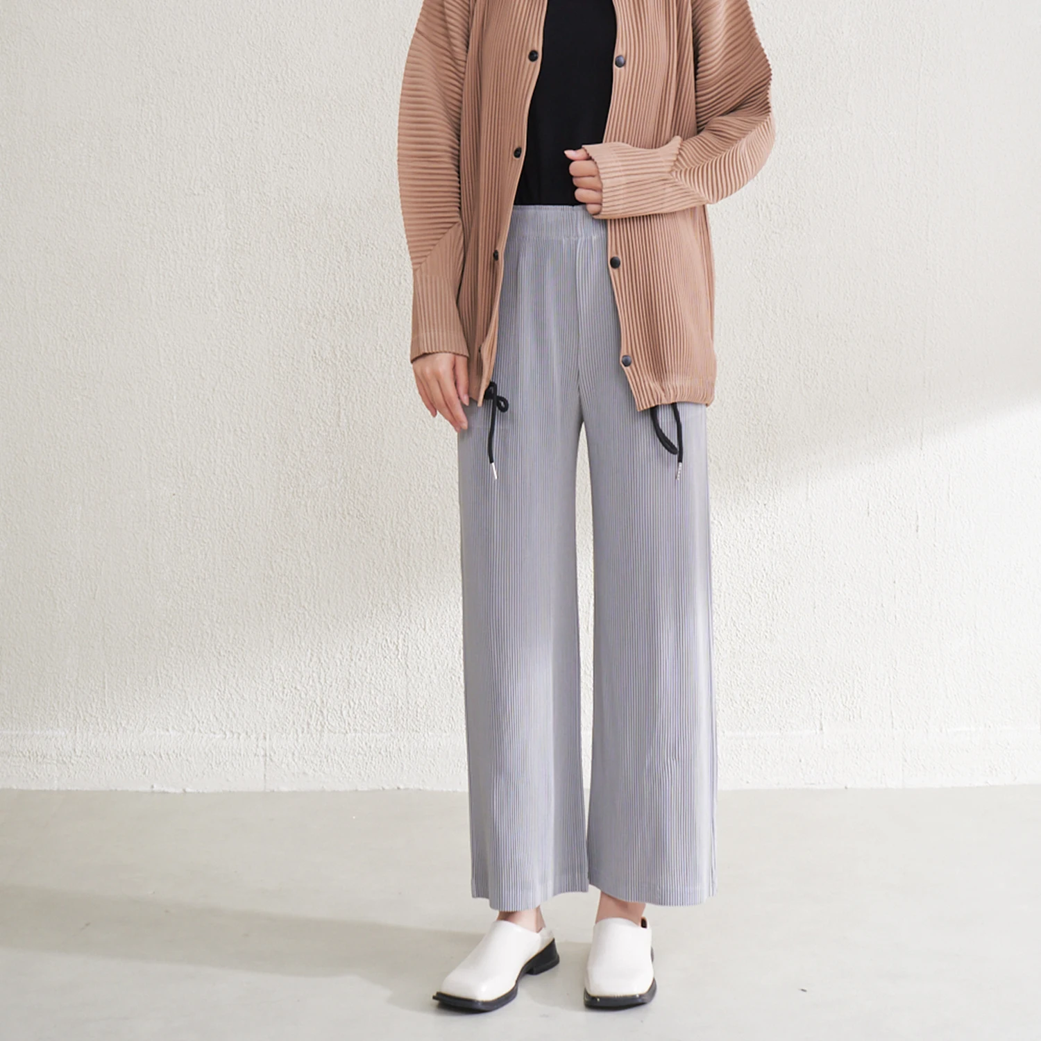 

High Quality Miyake Pleated Factory Women's Casual Straight Trousers Polyester Fabric Pleated Craft Pants