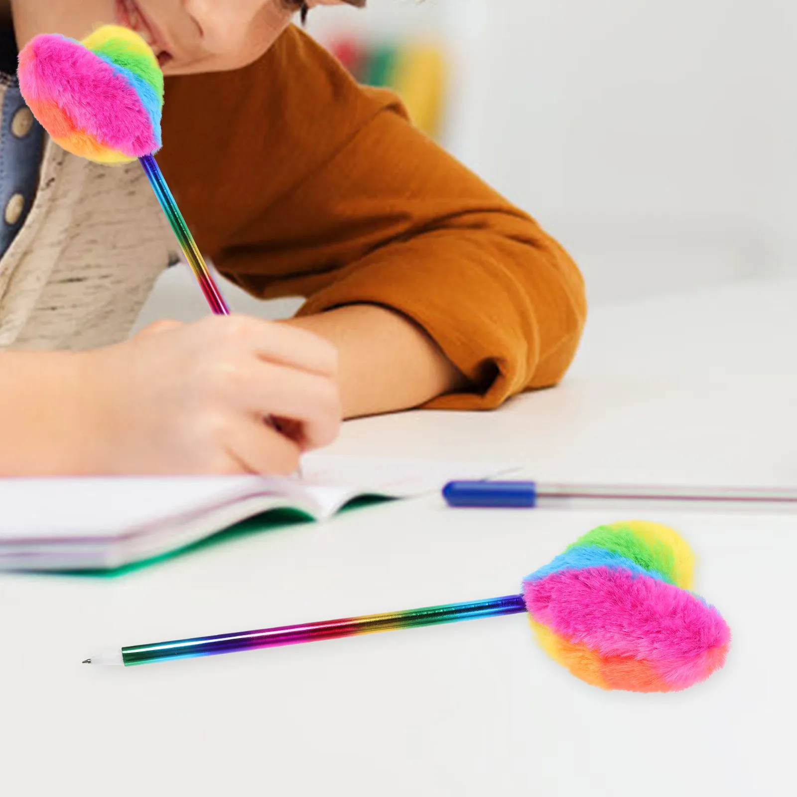 

Набор из 6 шариковых ручек с помпонами в форме сердца, милые декоративные ручки для письма с гладкими чернилами для студентов и офиса