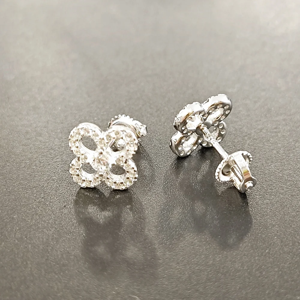 

Four-Leaf Clover Earrings Simple Fashion Ladies Earrings Small White Zircon Stud Earrings