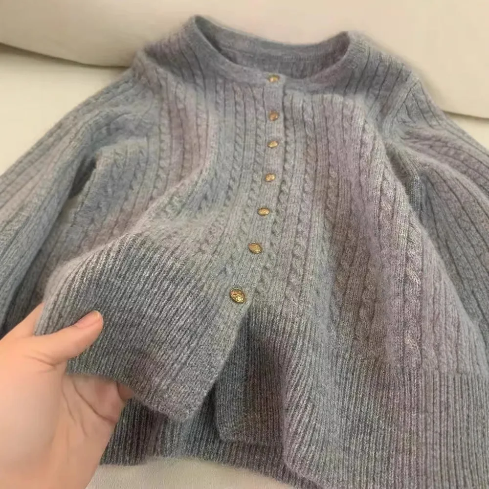 سترات نسائية محبوكة سترات متماسكة تويست بأزرار صلبة وأكمام طويلة ورقبة مستديرة سميكة واحدة الصدر فضفاضة لخريف 2025