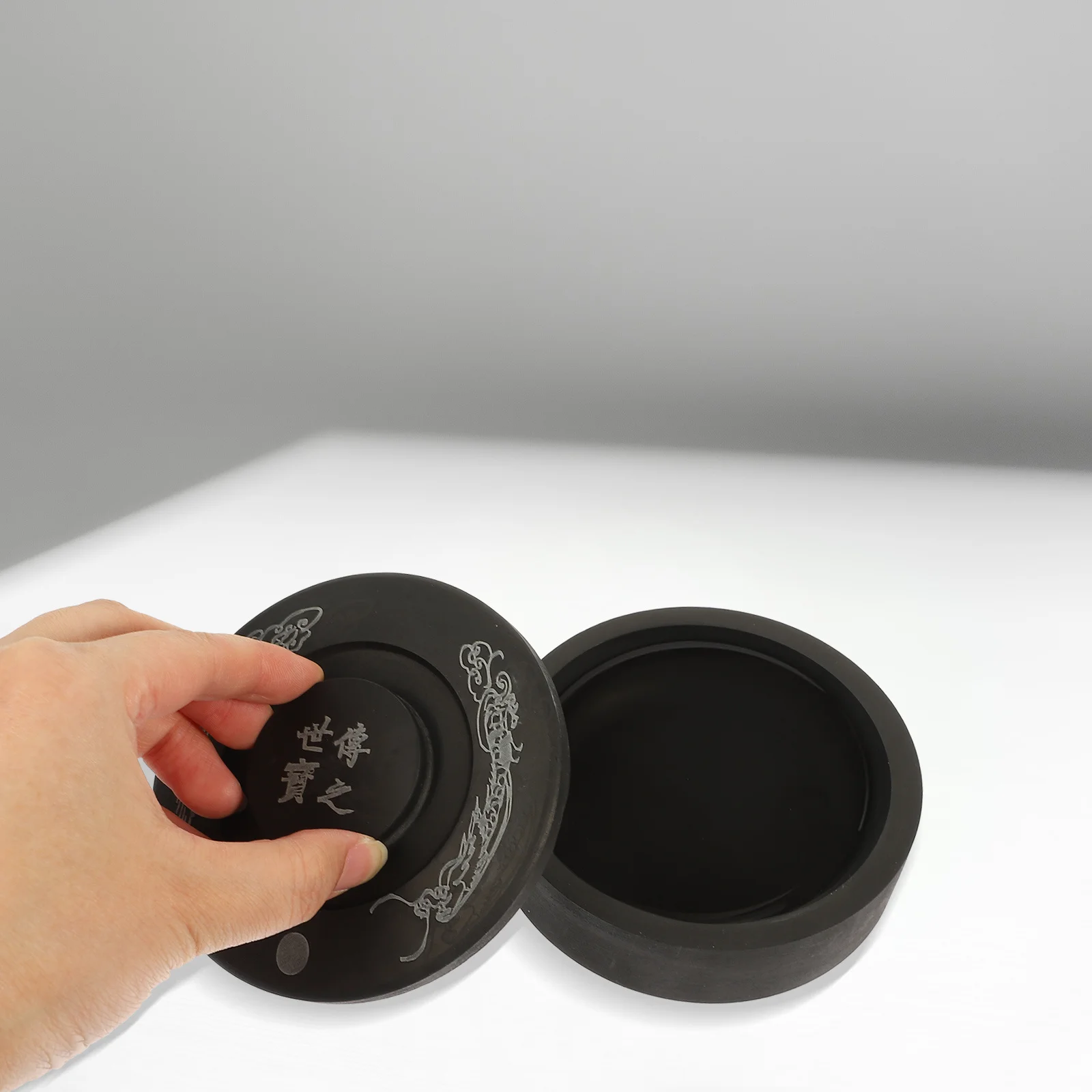 

Lidded Calligraphy Inkstone Durable Preserve Inkwell Grinding Ink Holder Inkstone for Painting Writing Drawing