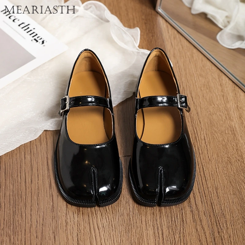 black Patent Leather Tabi Mary Jane Shoes for Women Ankle Adjustable Buckle Split Toe Ballet Flats Custom Colors Handmade Flats