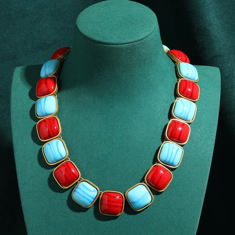 

Bohemia Gold Color Blue Stone Necklaces Antique Jewelry Square Red Resin Chokers Carving Patterns Vintage For Woman Accessories