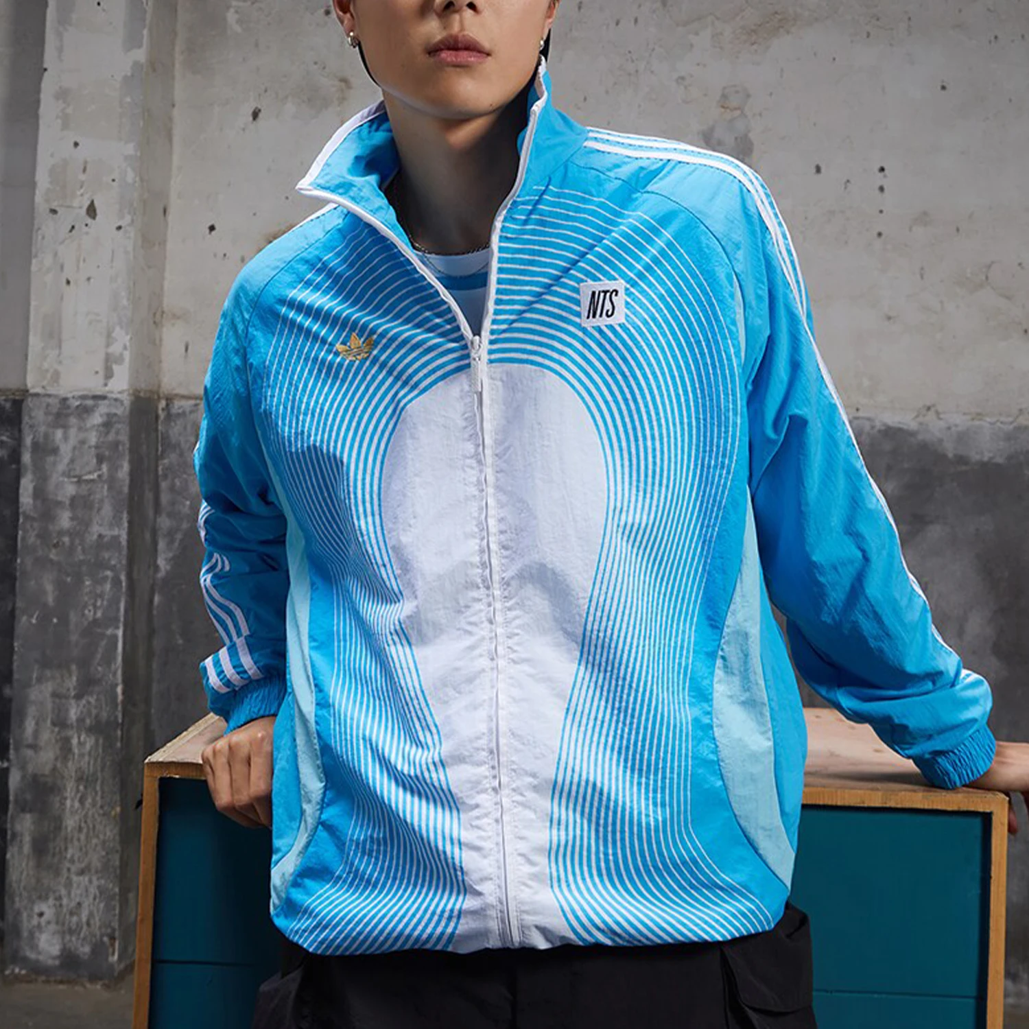 

Adidas genuine Three Stripes Men's Co-Branded Loose Woven Sports Jacket JI5143