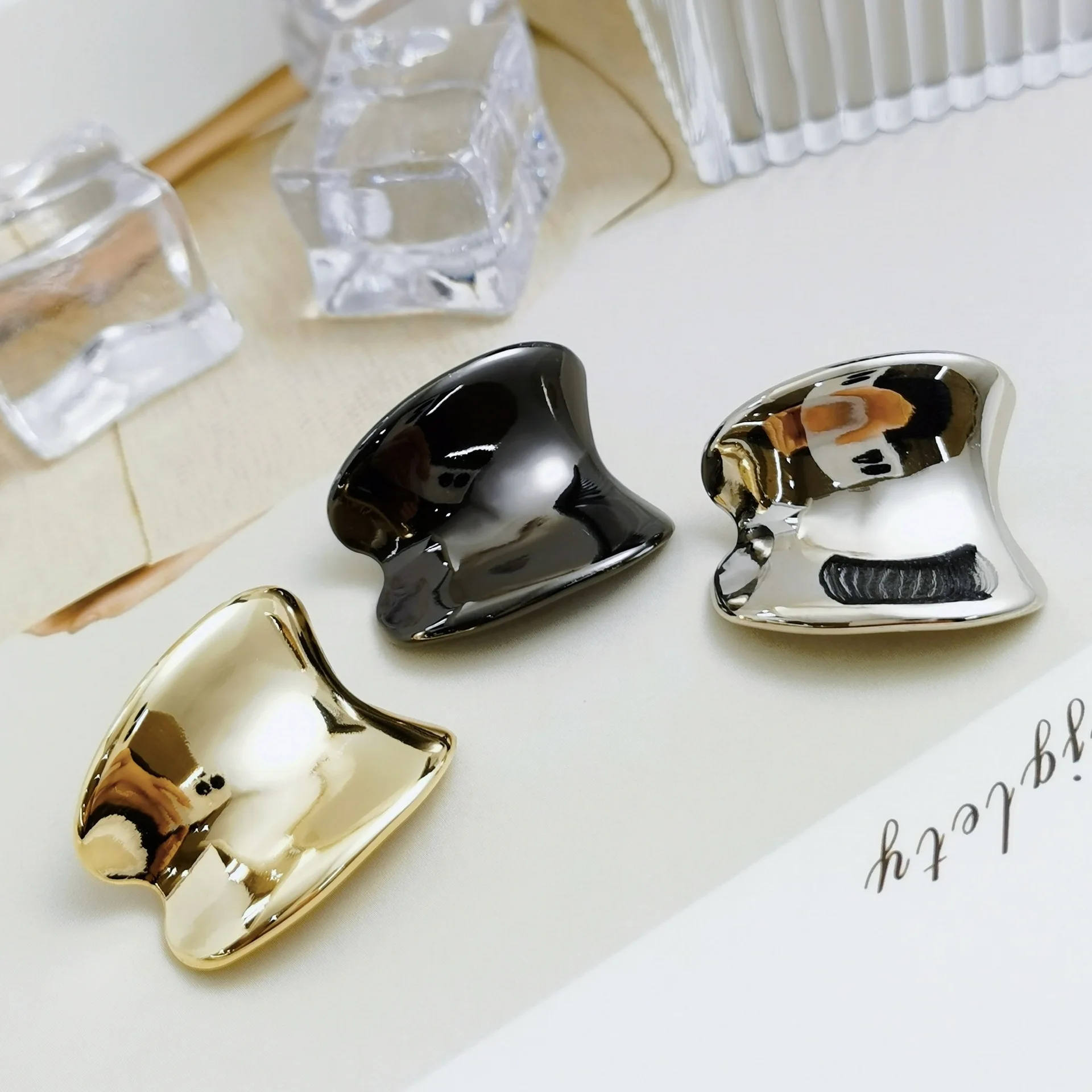 

Unique Retro Asymmetrical Metal Coat Buttons DIY 10Pcs 18/23/27mm Irregular Shaped Buttons For Jacket/Suit/Sweater