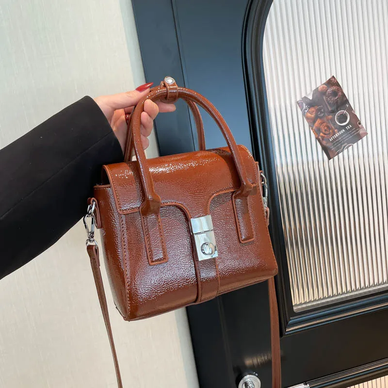 

‌SS25 Luxury Mini Square Bag - Women's Retro Elegant Crossbody | Convertible Shoulder Purse Leather-Like
