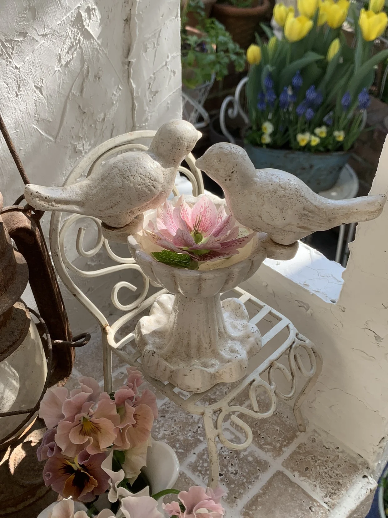 

Rustic Iron Candle Holder Bird Decorative Garden Courtyard Ornaments Small Bird Feeder Country Style Home Decor Accessories