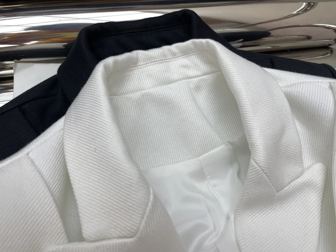 

Women's Fall 2023 Clothing New Cross Design Suit 0830