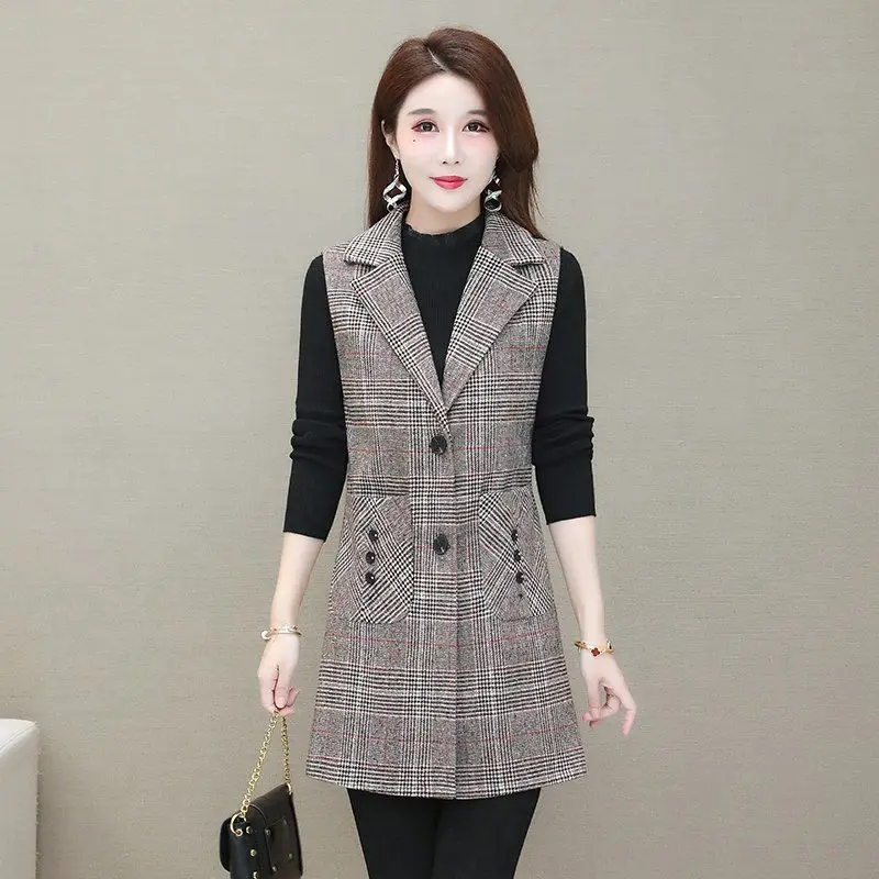 

2024 Spring Autumn New Mother's Plaid Waistcoat Vests Women Outwear Fashion Long Sleeveless Waistcoats Vest Female Coat