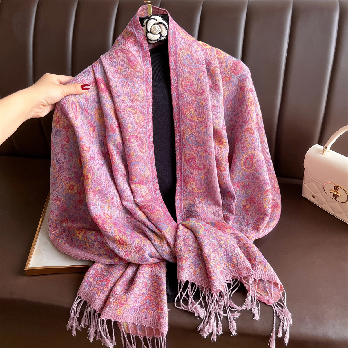 2025 Luxury Jacquard Scarf Women Pasley Print New Wraps Pashmina Travel Poncho Warm Blanket Winter Bufanda Shawl Female Stoles