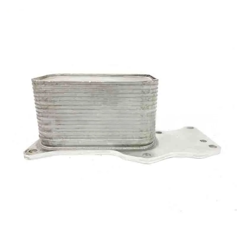 pieces-automobiles-huile-moteur-radiateur-72361308-8585624