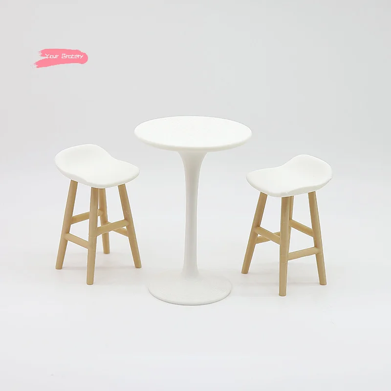 ชุดโต๊ะกลมขาสูงและเก้าอี้บาร์ขนาดจิ๋วสำหรับบ้านตุ๊กตา ของเล่นจำลองเฟอร์นิเจอร์สำหรับตกแต่งบ้านตุ๊กตา