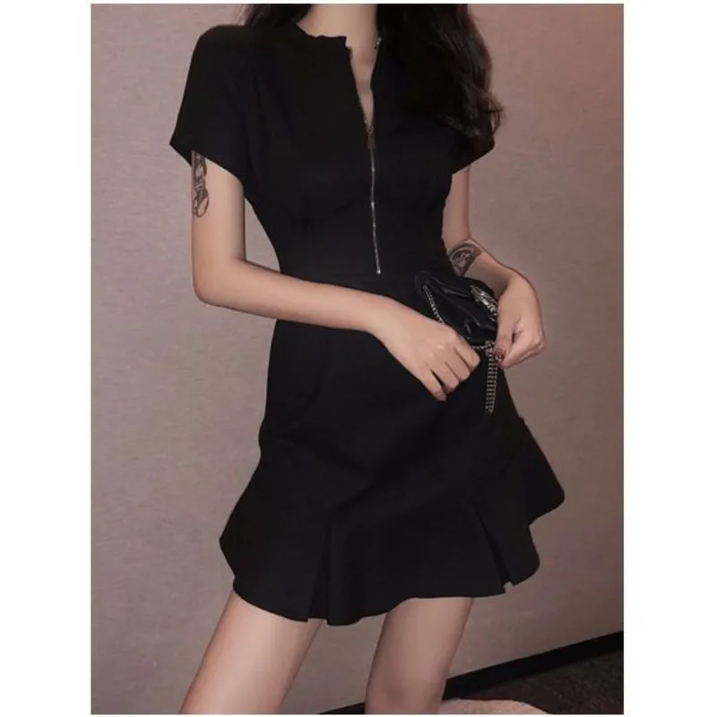 

2024 New Women's Summer Pullover Round Neck Spliced Zipper Lazy Style Slim Ruffle Edge Waist Small Fragrant Short Sleeved Dress