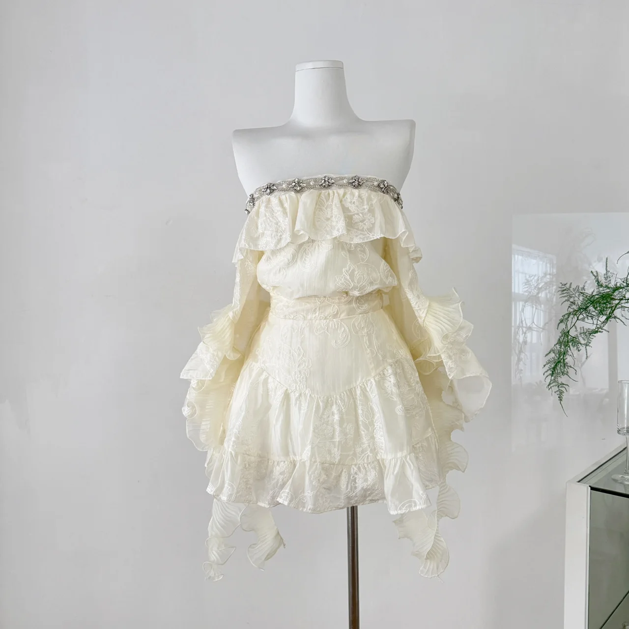 

Summer Outfit Women's Elastic One-Shoulder Embroidery Top and Skirt Set White Tea Message Diamond Strip Shoulder Puff Skirt