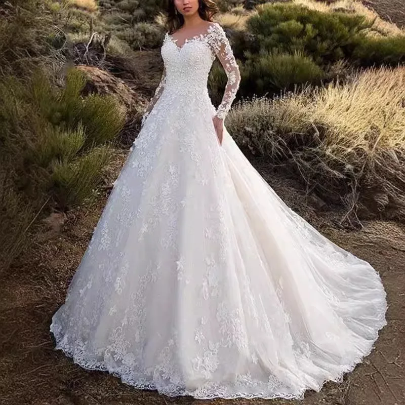 Sexy Damen-Hochzeitskleid aus schwerer Spitze mit Blumenverzierung und großer Schleppe für den Abend
