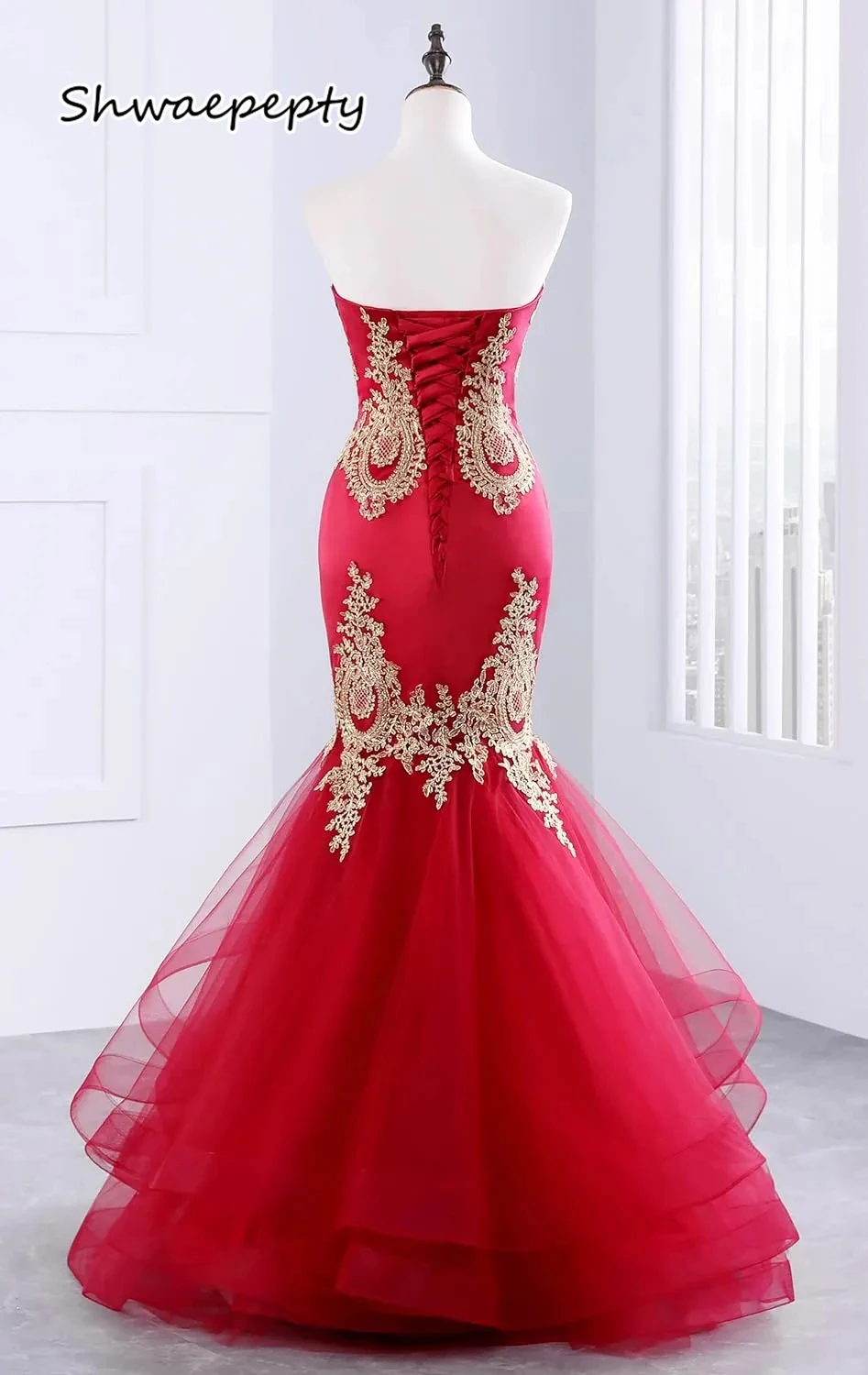 فستان سهرة بحورية البحر مكشكش مع دانتيل ذهبي مزين برقبة على شكل قلب بدون أكمام من التول الأخضر للحفلات الراقصة حسب الطلب