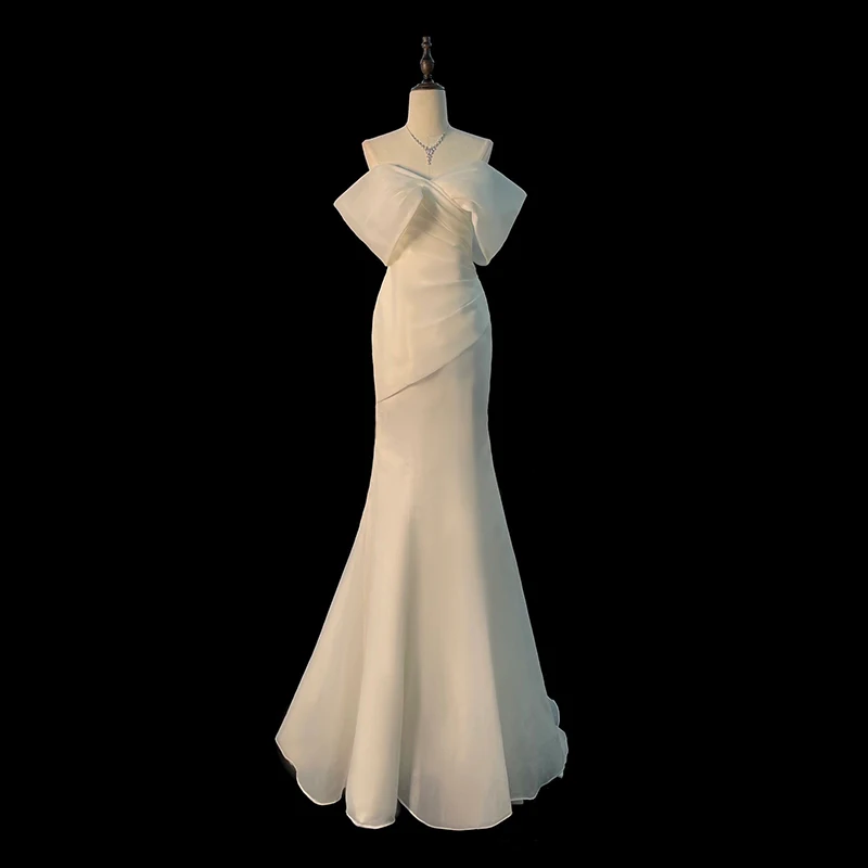 خارج الكتف الساتان فستان الزفاف الخفيف جديد حورية البحر الراقية قطار صغير ثوب الزفاف فستان الزفاف للنساء