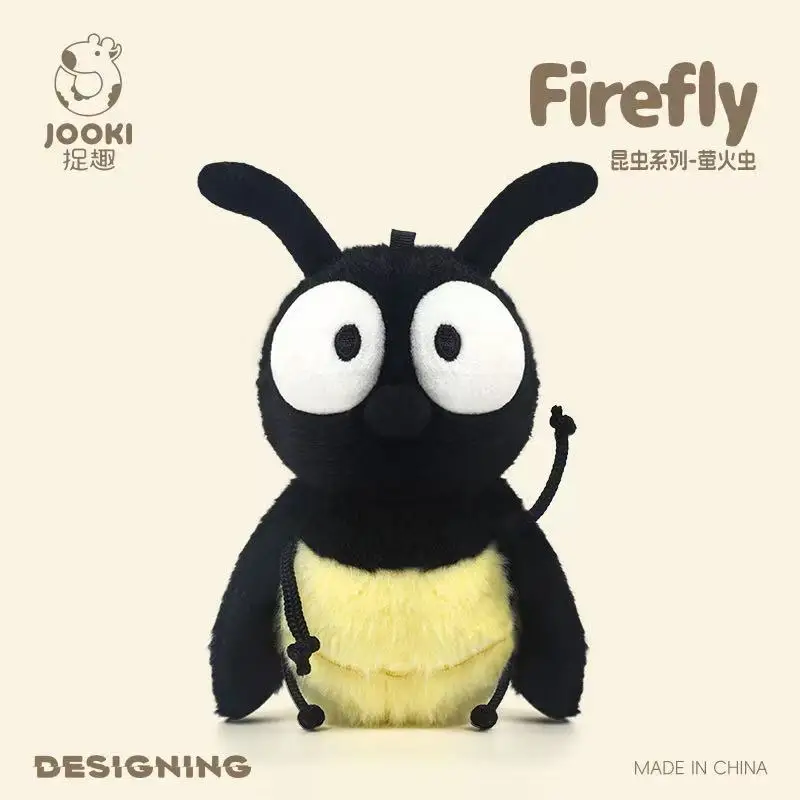 Neueste Kawaii-Overalls, gefüllte Plüschtiere mit Frosch-Glühwürmchen, niedliche Cartoon-Anime-Kindergeburtstagsgeschenke, lustige Puppen für Halloween