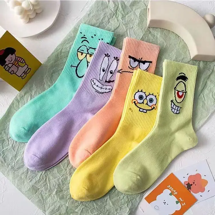 Lustige Cartoon-Crew-Socken für Damen und Herren Spongebob-Charakter Baumwoll-Wadensocken Trendige Lässige Tägliche Anime-Fan-Geschenksocken
