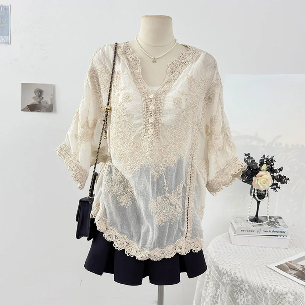 

Женская рубашка-пуловер с вышитым цветочным узором, V-образным вырезом, свободного кроя, с рукавом до локтя, тонкая, на весну-лето