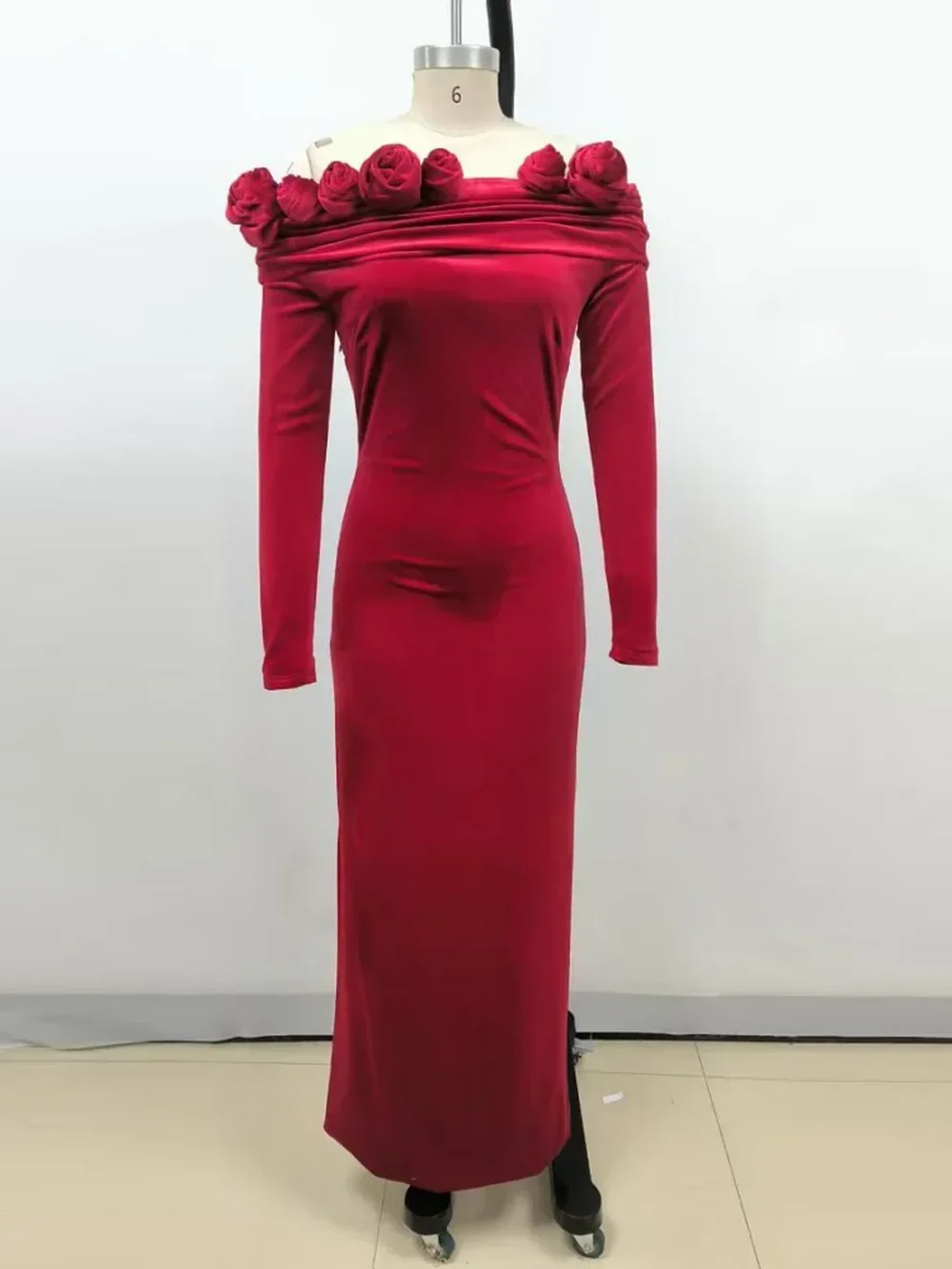 Vestido largo sexi de manga larga con hombros descubiertos y flores en 3D para mujer, vestidos con cuello oblicuo de terciopelo rojo, vestido de fiesta de noche y Navidad