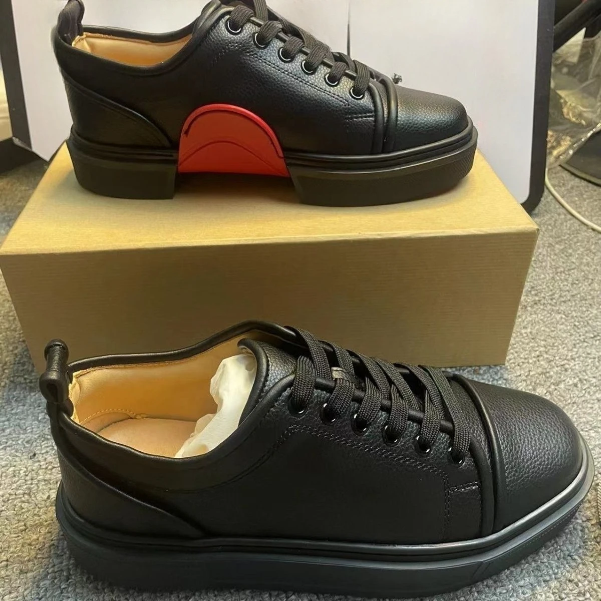 

Модные белые туфли в форме полумесяца, мужская и женская повседневная обувь на красной подошве, новый стиль, повседневные кожаные повседневные кроссовки для пар унисекс