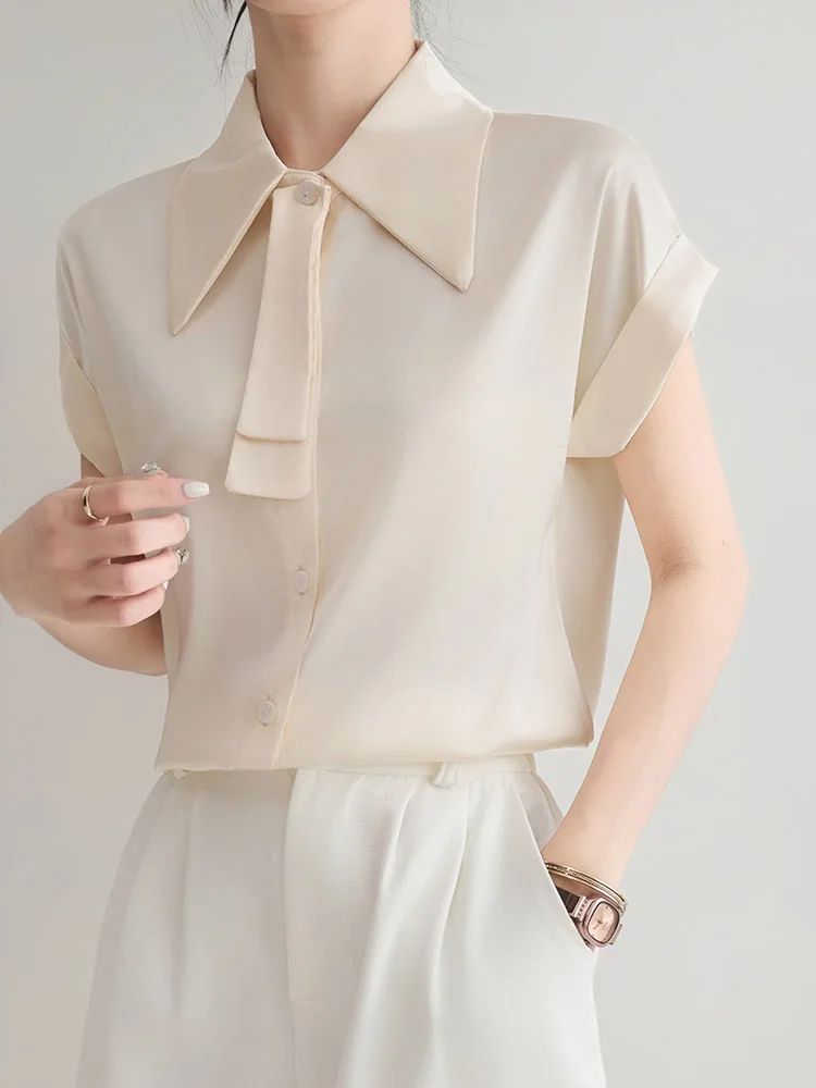 

New Summer Short Sleeve Top Satin Shirt Women High Grade Shirt Fashion Shirt Soft Comfortable Elegant Shirt Light luxury style