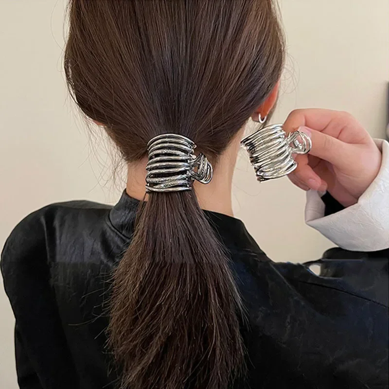 Nowy wysoki klips do kucyka dla kobiet Moda Metalowy pazur do włosów Dziewczęta Zaciski Stała spinka do włosów Pazur Klips Akcesoria do włosów Nakrycia głowy Prezent