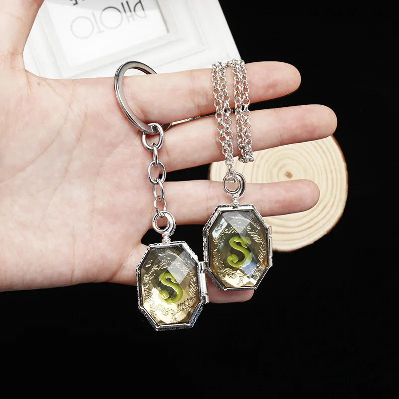 Two Styles To Choose From: Eye-catching Necklace Keychain Jewelry Snake Shaped Mark Openable Magnetic Suction Box