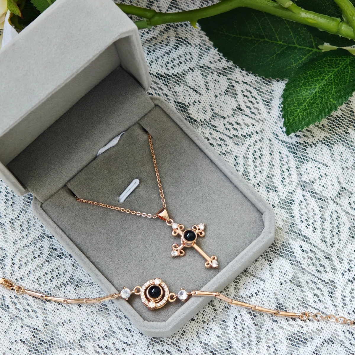 

Customized Photo Projection Set Charming Ladies' Jewelry Custom Photo Pendant Necklace Bracelet Anniversary Gift Jewelry