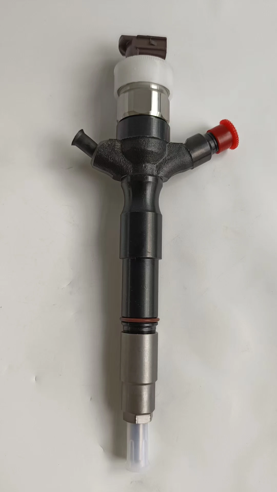 

High Quality Diesel Injector 23670-0L050 In Stock Diesel Fuel Injector