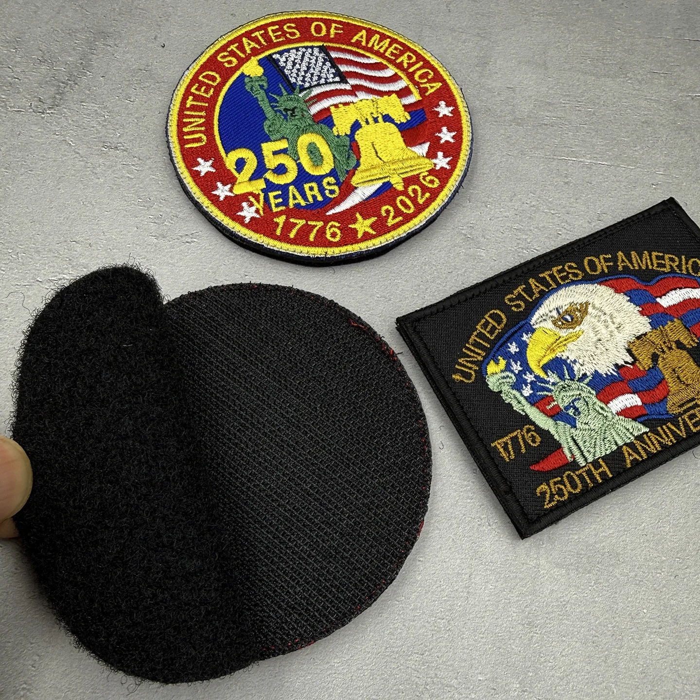 USA 250. Jubiläums-Patch 1776-2026 Amerikanische Flagge Adler Freiheitsstatue Besticktes Taktisches Klett-Abzeichen für Rucksack – Detail 2