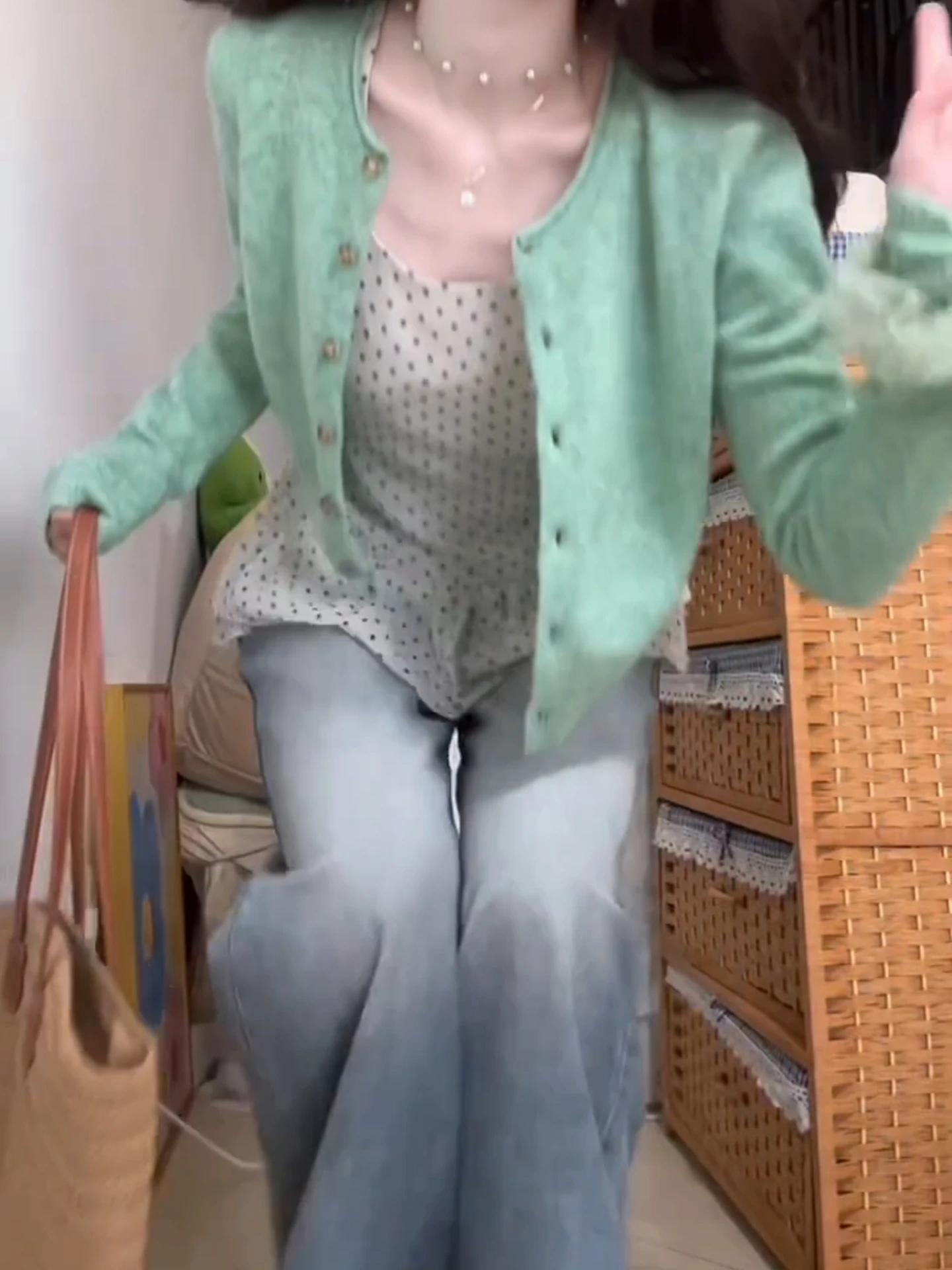 

Мятнистый сладкий вязаный открытый кардиган женский осенне-зимний ор свободный утягивающий топ с ленивым рукавом на одной пуговице длинный све