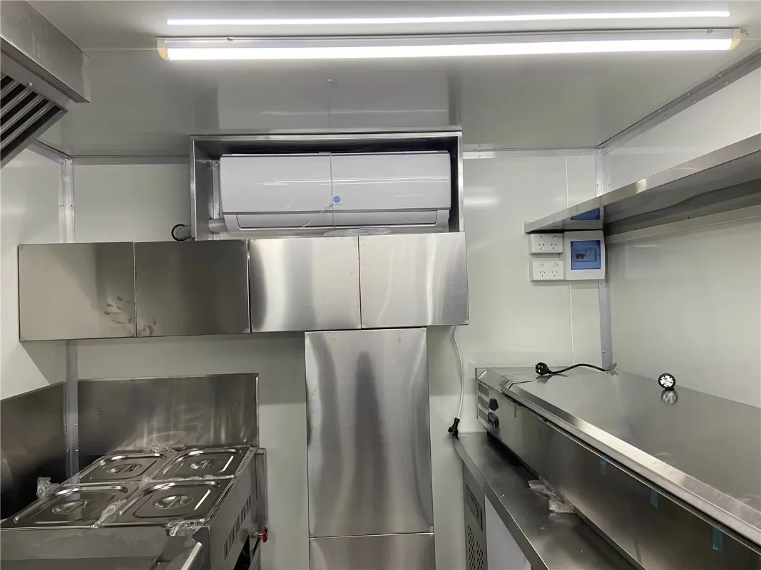 Mobile Food Truck for Tourist Area Scenic Spot Catering Trailer for Traveler Food Service Business
