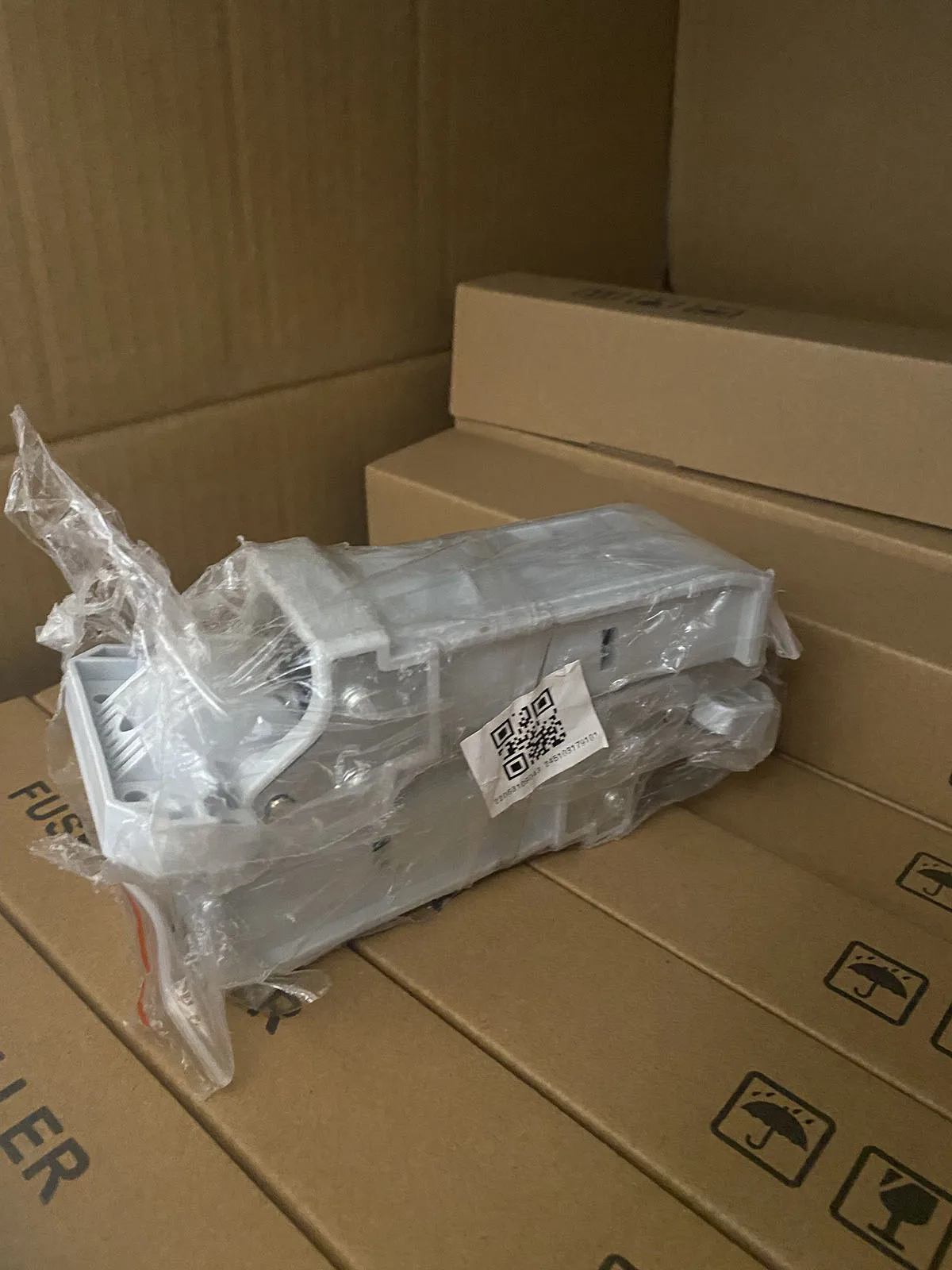 

1 комплект шарнира ADF в сборе CQ819-60011 для HP LaserJet Enterprise 700 Color M725 M775 MFP M725dn M725f M725z M775dn M775