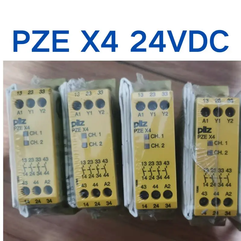 New PZEX4 24VDC safety relay order number 774585 Quick Shipping