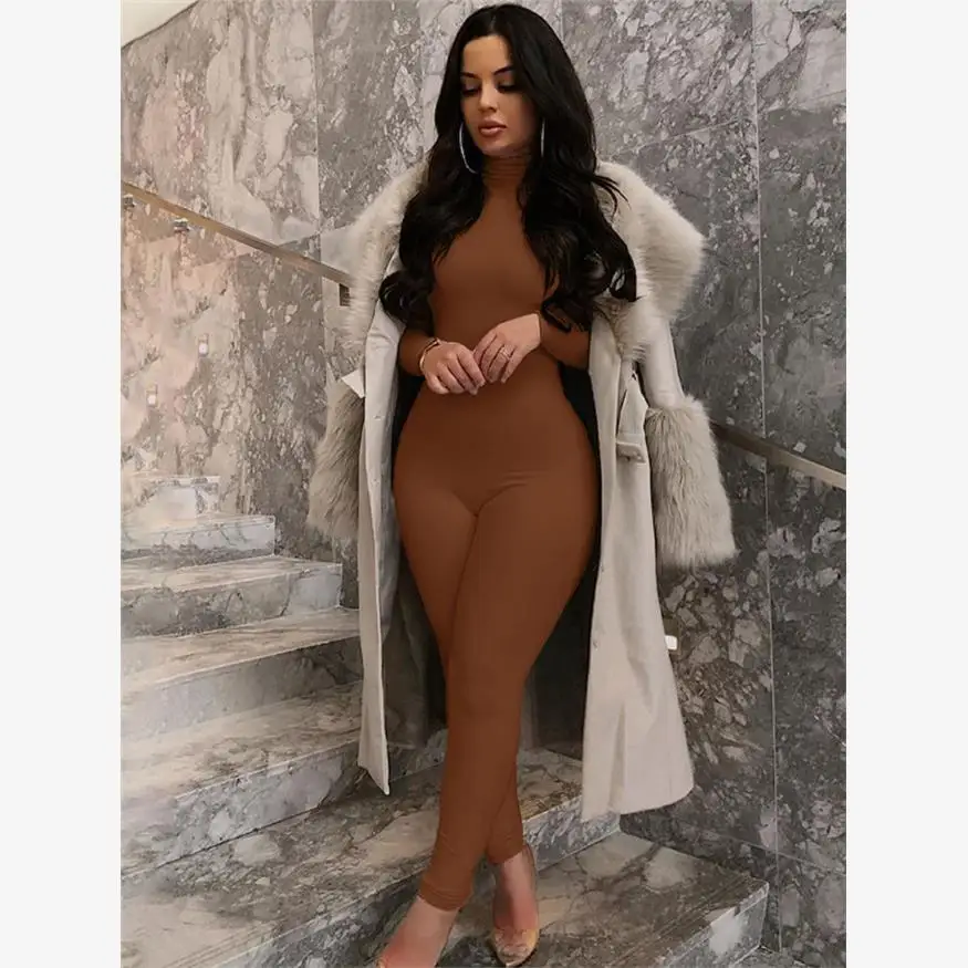 ชุดว่ายน้ำคอสูงทรงเข้ารูปแฟชั่น  ชุดออกกำลังกายสำหรับผู้หญิง  สีพื้น  กางเกงรัดรูปด้านใน