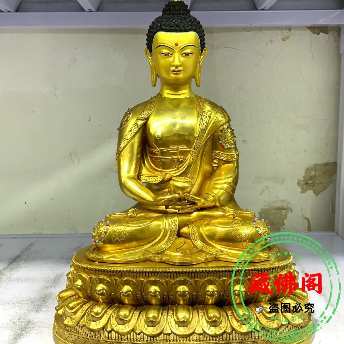 15-inch Amitabha Buddha Seiko Tibetan gilded bronze statue of Amitabha Buddha in the south of the small Buddha statue in the liv