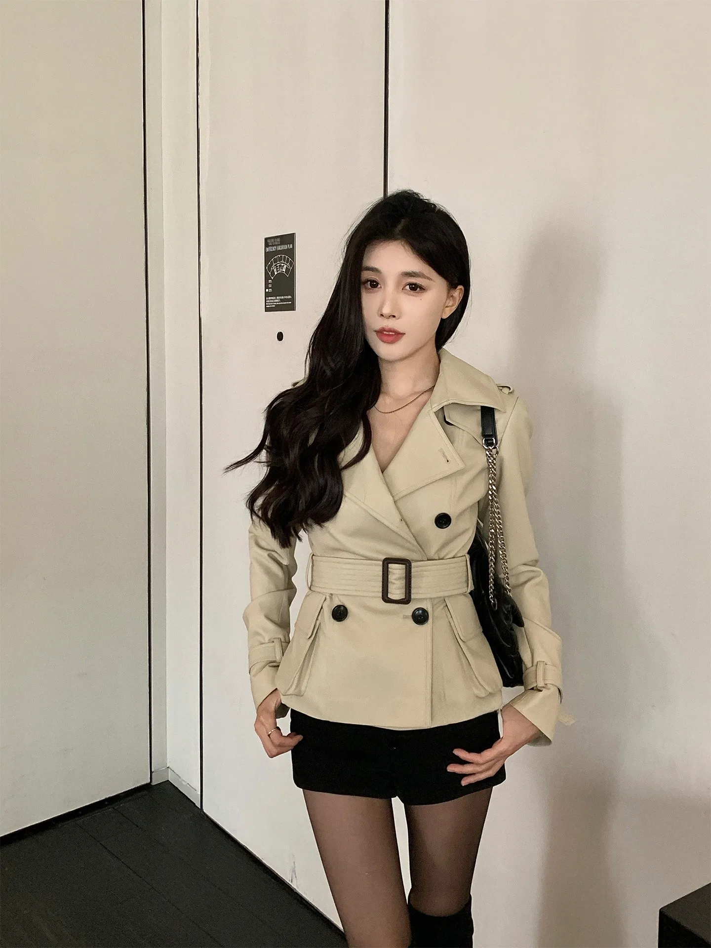 

Cool ort Jaet 2025 New Sle by He Chenxi PU Leather Sve Long Collar Double Button Regular Fit for Young Women