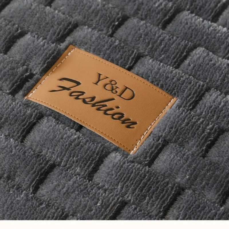 Flannel Sofa Cover Thickened One-Piece Anti-Slip Couch Protector for Straight Sofas Pet Friendly Protect Sofa Slipcover Blanket